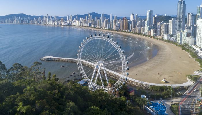 Roda-gigante e Big Tower começam a funcionar neste sábado na